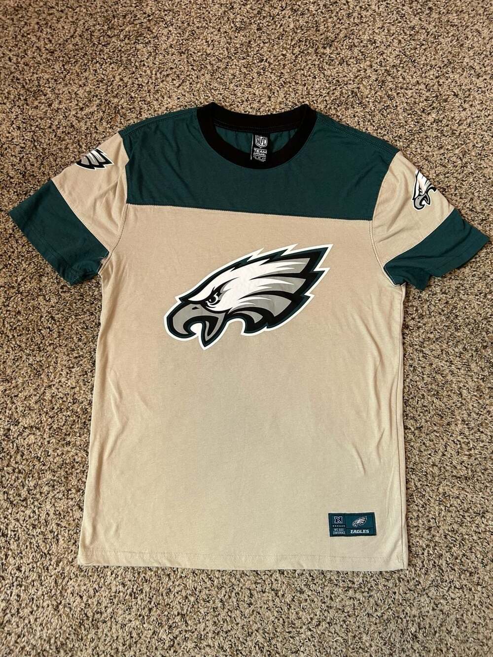 NFL Team Apparel Philadelphia Eagles T-Shirt Size M Tan Green